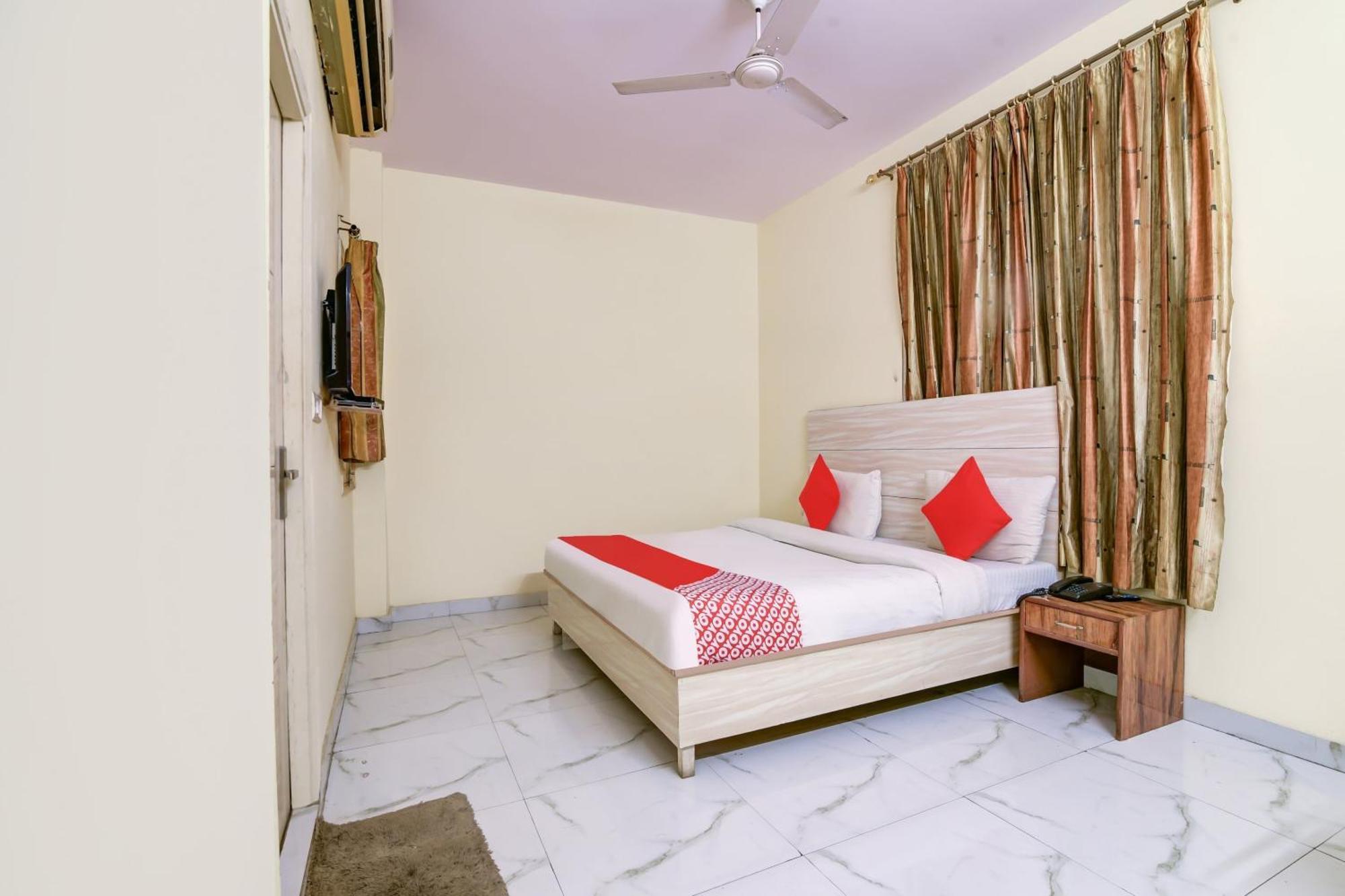 Hotel O 74192 Vishwakarma Palace 델리 외부 사진