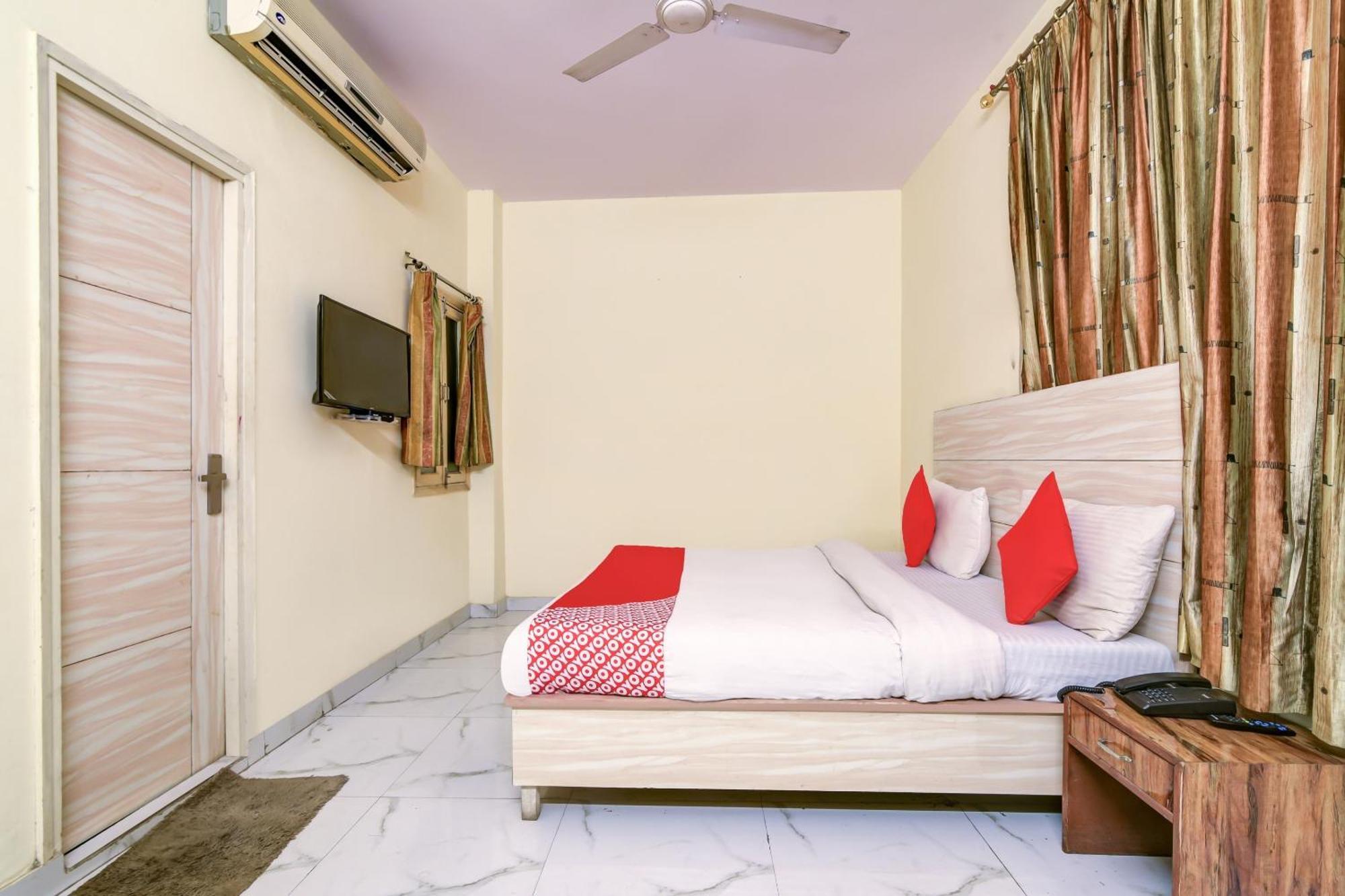 Hotel O 74192 Vishwakarma Palace 델리 외부 사진