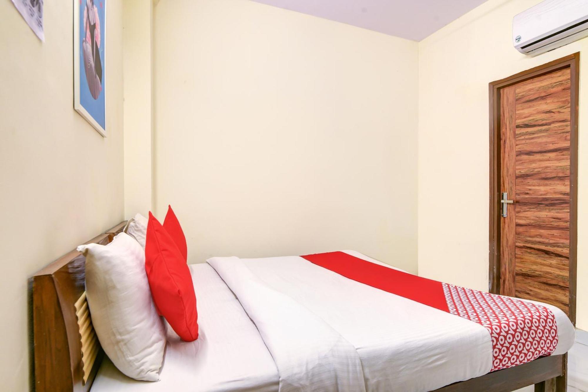 Hotel O 74192 Vishwakarma Palace 델리 외부 사진
