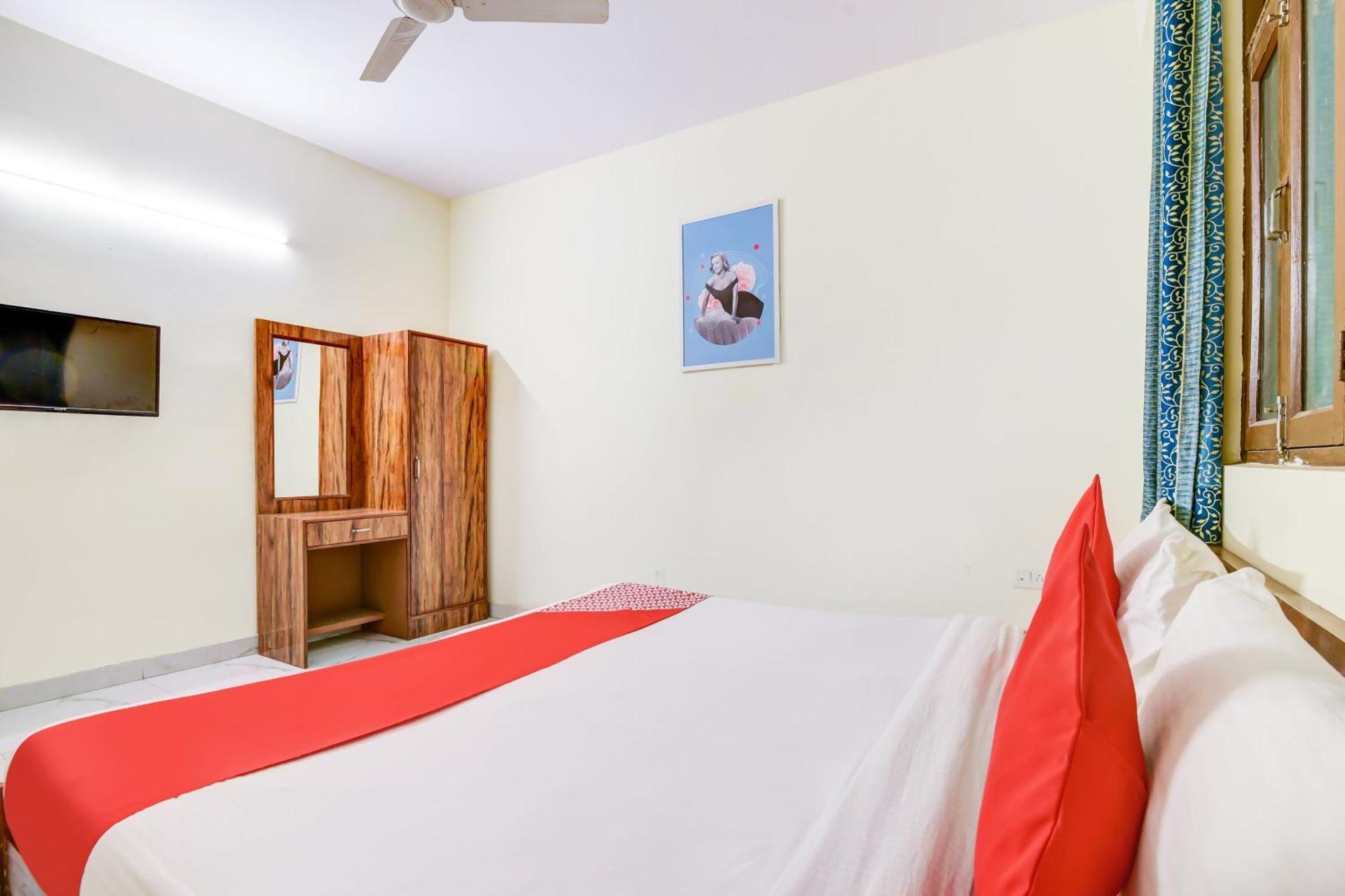 Hotel O 74192 Vishwakarma Palace 델리 외부 사진