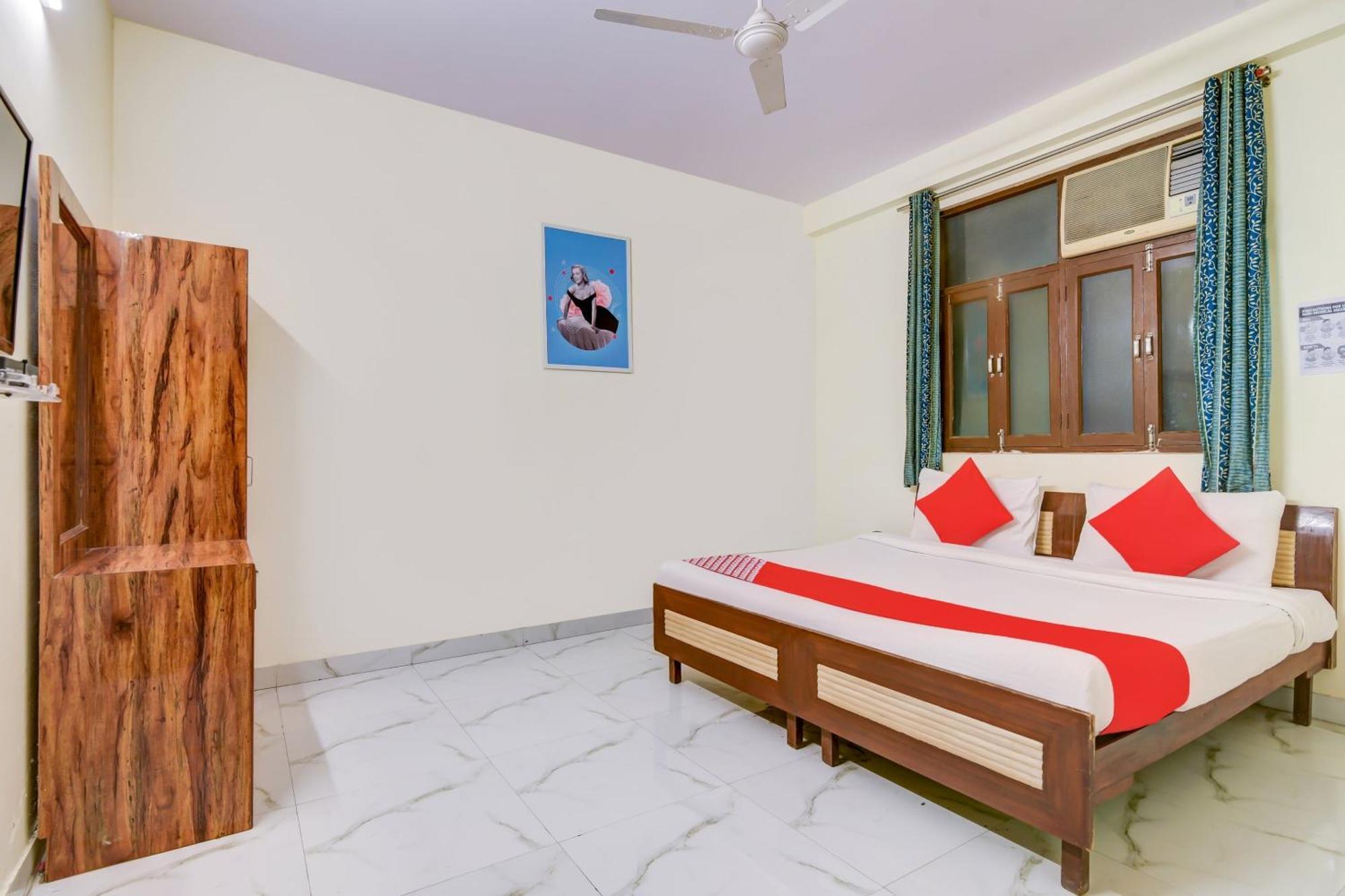 Hotel O 74192 Vishwakarma Palace 델리 외부 사진