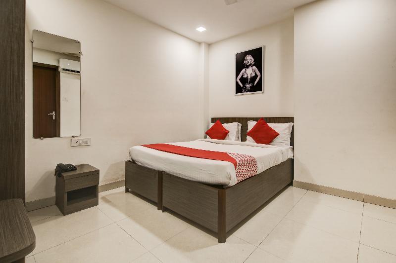 Hotel O 74192 Vishwakarma Palace 델리 외부 사진